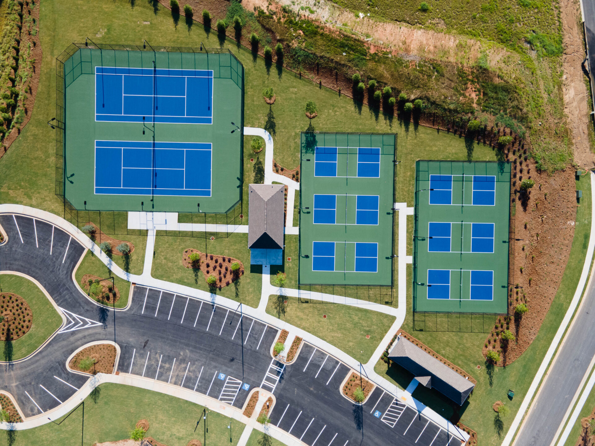 Tennis and pickleball courts at Sheffield Highlands built by Robert Long Construction